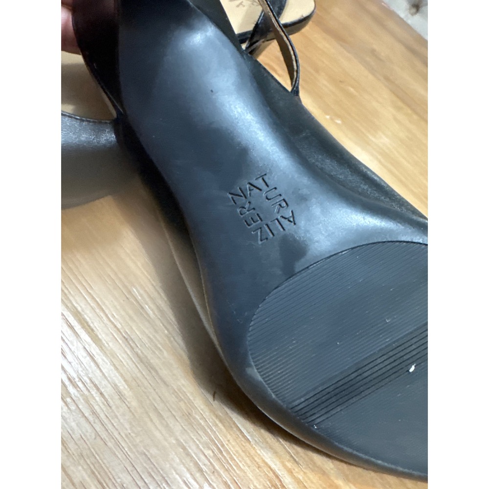 Naturalizer Baylee Black Leather Slingback Kitten Heels Pointed Toe Pumps 7.5W - Picture 4 of 5